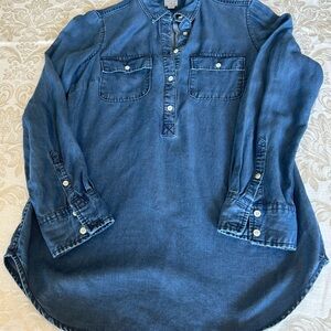 Women's Indigo Button-Front Denim Shirt - Casual Long Sleeve